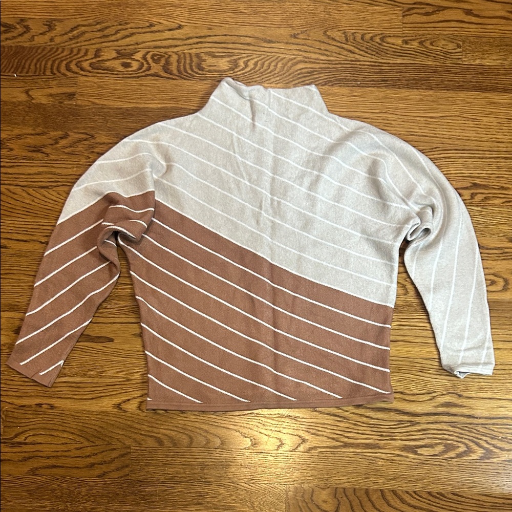 Tahari Beige and Cream Knit Sweater